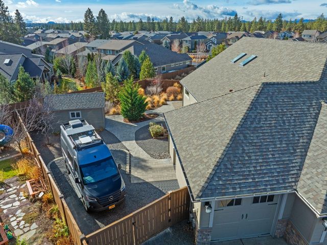 61076 Manhae Loop, Bend, OR 97702