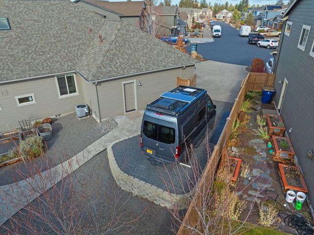 61076 Manhae Loop, Bend, OR 97702