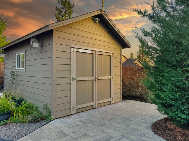 61076 Manhae Loop, Bend, OR 97702