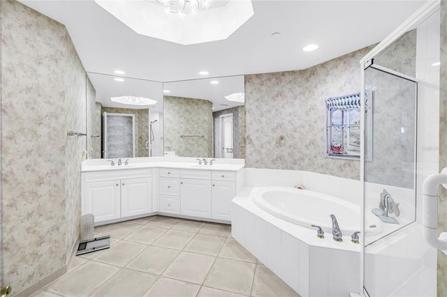 100 BEACH DRIVE NE 702, St Petersburg, FL 33701