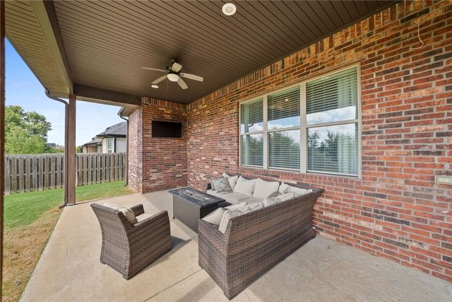 1905 SW Edinburgh Avenue, Bentonville, AR 72713