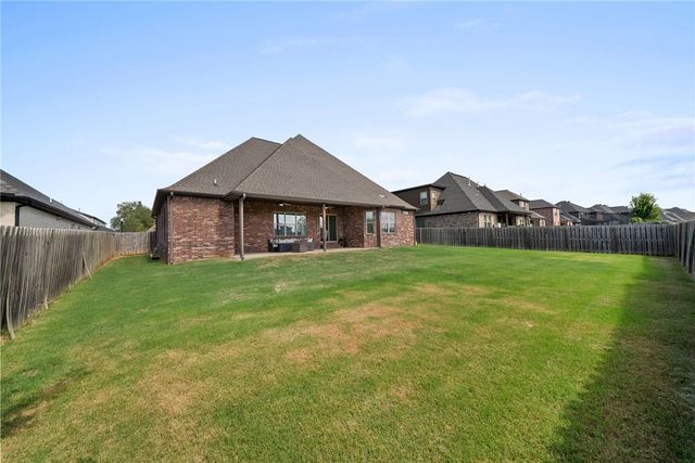 1905 SW Edinburgh Avenue, Bentonville, AR 72713