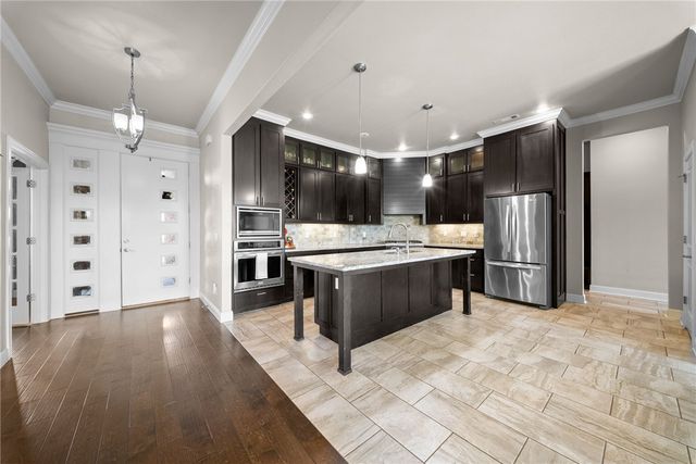 1905 SW Edinburgh Avenue, Bentonville, AR 72713