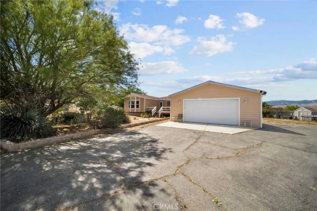 25407 Eaglefall Avenue, Lancaster, CA 93536