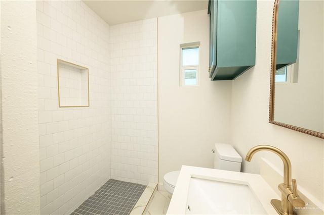 320-322 N 8th Street, Harlingen, TX 78550