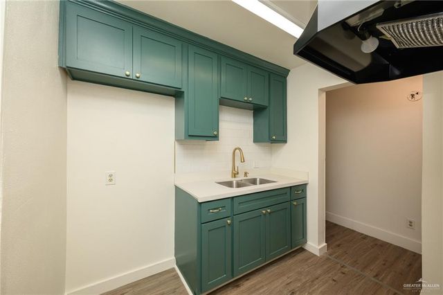 320-322 N 8th Street, Harlingen, TX 78550