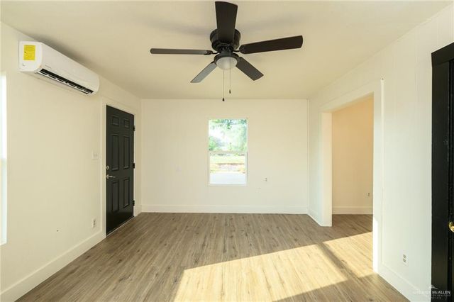 320-322 N 8th Street, Harlingen, TX 78550