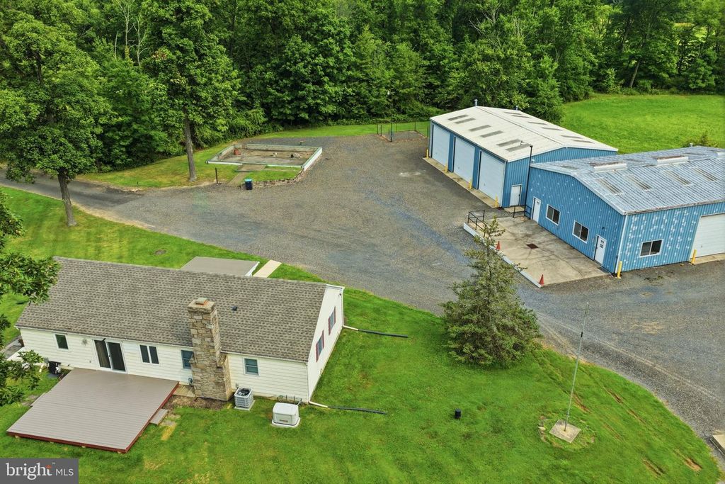 563 DEEP RUN RD, PERKASIE, PA 18944 — exterior