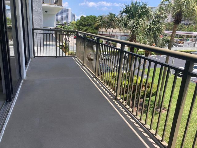 3031 N Ocean Boulevard 303, Fort Lauderdale, FL 33308