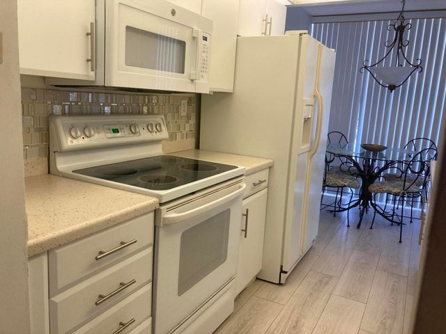 3031 N Ocean Boulevard 303, Fort Lauderdale, FL 33308