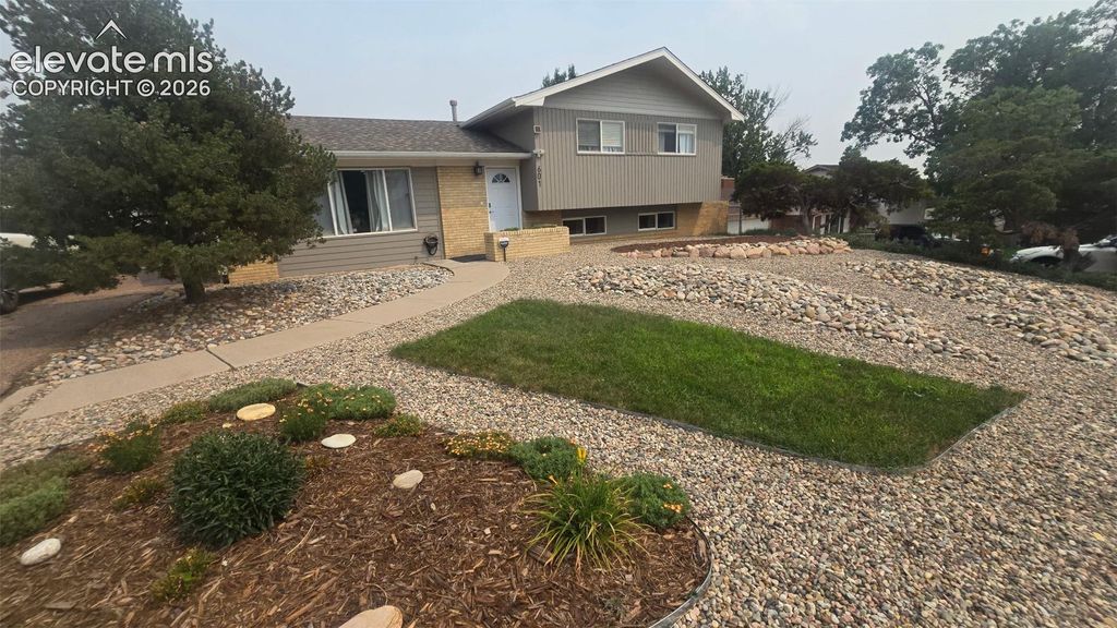 601 Crestridge Avenue, Colorado Springs, CO 80906 — exterior