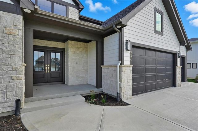 9785 Ambrosia Lane, Parkville, MO 64152