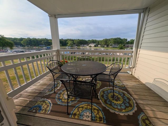2161 Landings LANE, Delavan, WI 53115