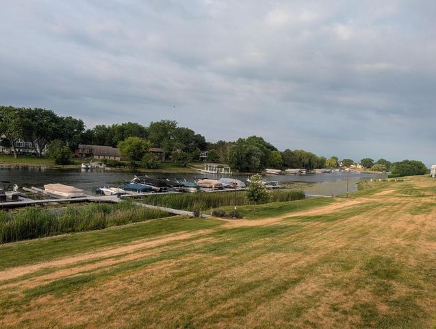 2161 Landings LANE, Delavan, WI 53115
