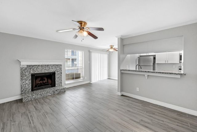 18519 Egret Bay Boulevard 1803, Webster, TX 77058