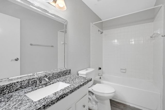 18519 Egret Bay Boulevard 1803, Webster, TX 77058