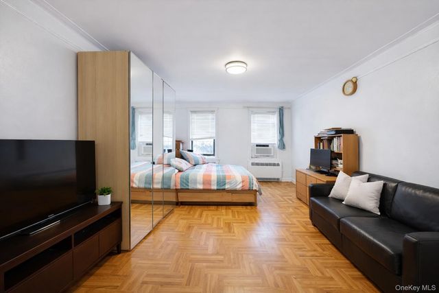 42-52 Layton Street 6F, Elmhurst, NY 11373
