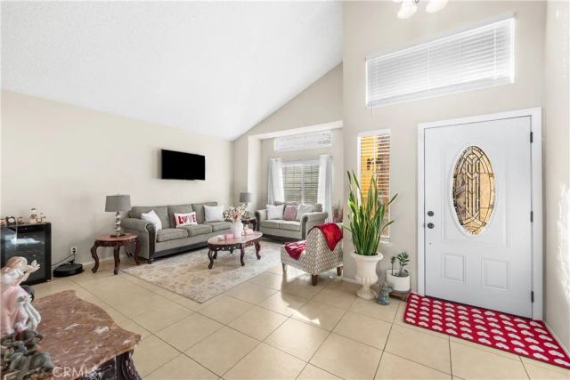 1733 E Norberry, Lancaster, CA 93535