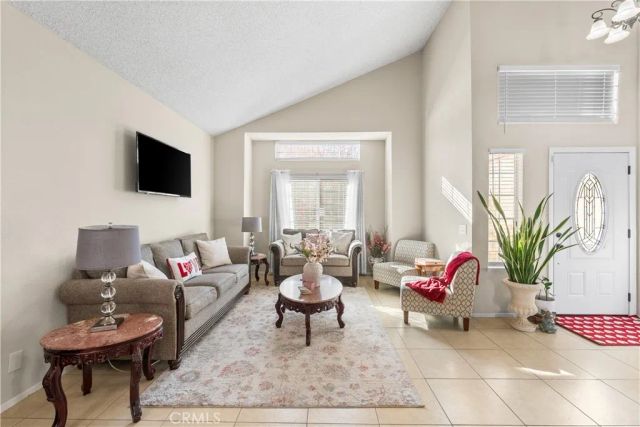 1733 E Norberry, Lancaster, CA 93535