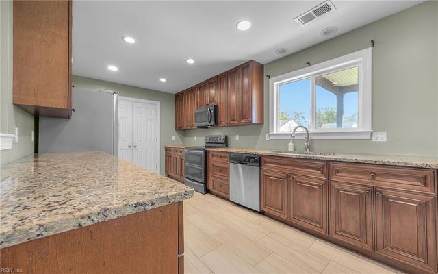 2909 Dante PL, Virginia Beach, VA 23453