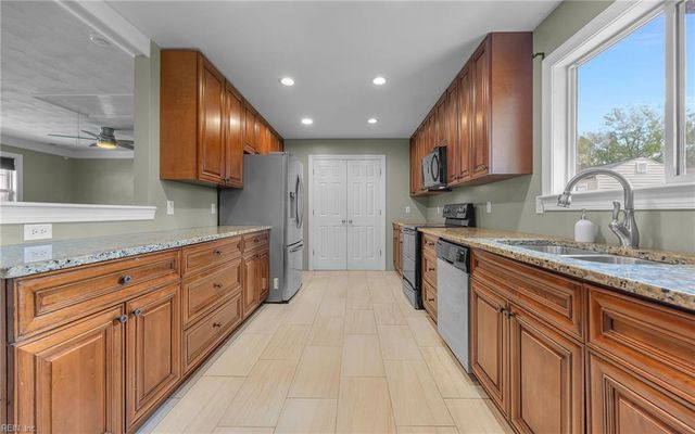 2909 Dante PL, Virginia Beach, VA 23453