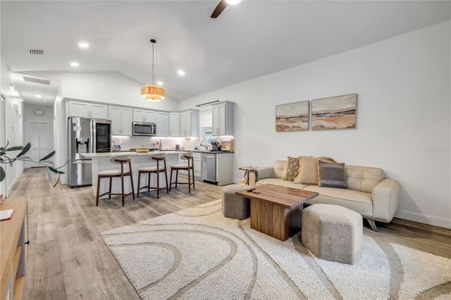 14 SEMINOLE AVENUE, Palm Coast, FL 32137