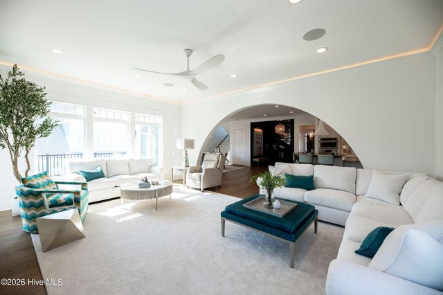 285 W Second Street, Ocean Isle Beach, NC 28469
