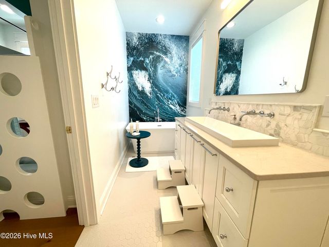 285 W Second Street, Ocean Isle Beach, NC 28469