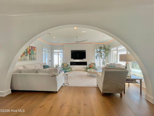 285 W Second Street, Ocean Isle Beach, NC 28469