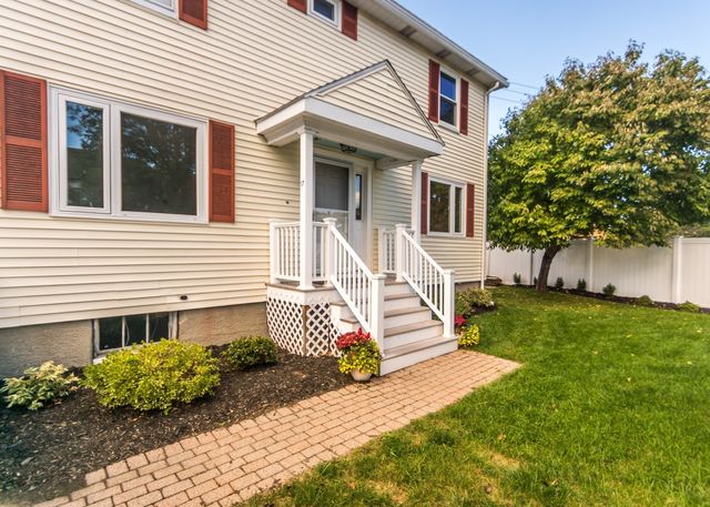 17 Hamblin Road, Waltham, MA 02453
