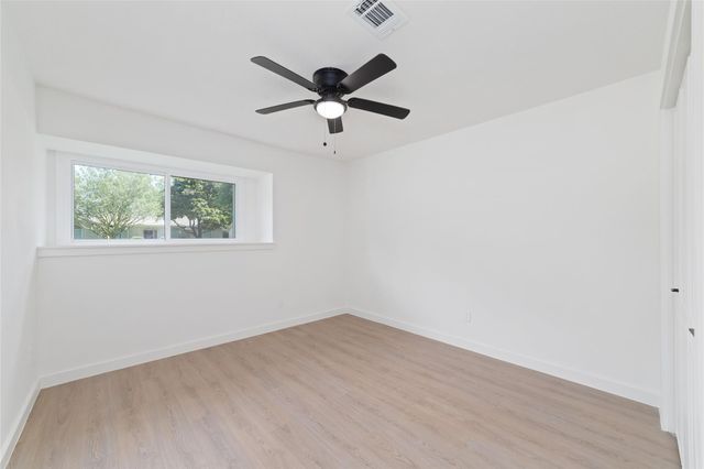 5950 Dumfries Dr, Houston, TX 77096