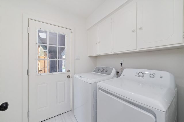 5950 Dumfries Dr, Houston, TX 77096