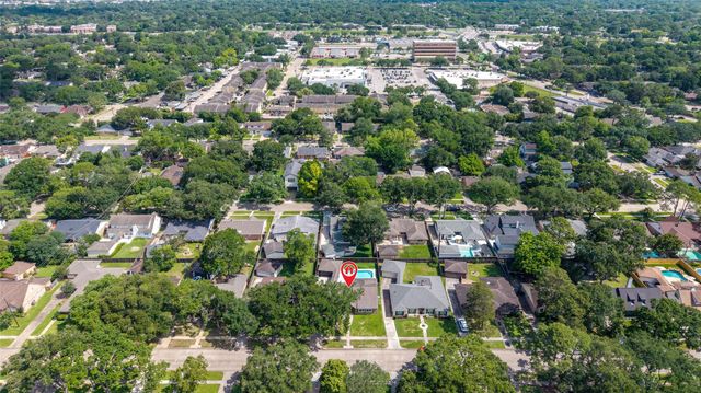 5950 Dumfries Dr, Houston, TX 77096