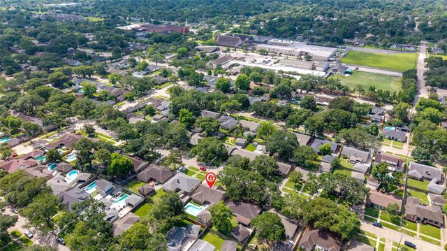 5950 Dumfries Dr, Houston, TX 77096