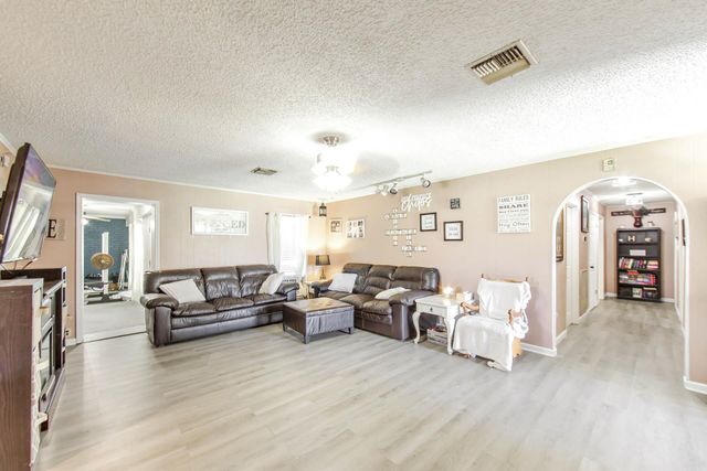 219 Mary Beth Avenue, Houma, LA 70364