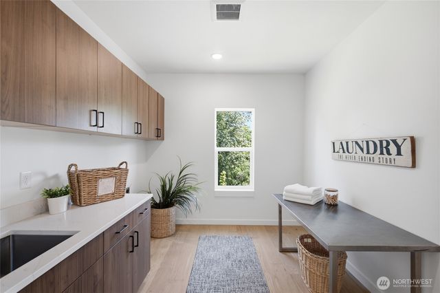 5720 NE 65th Street, Seattle, WA 98115