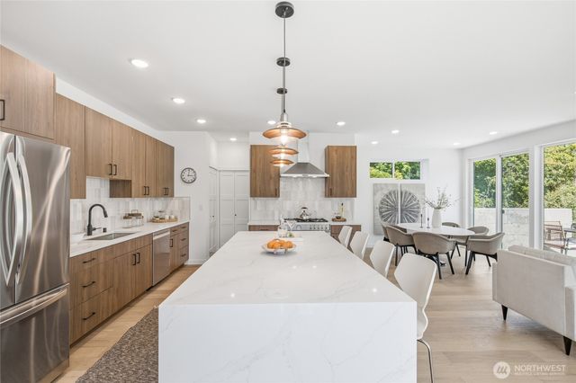 5720 NE 65th Street, Seattle, WA 98115