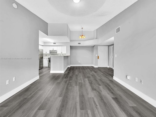 2071 Renaissance Blvd 303, Miramar, FL 33025