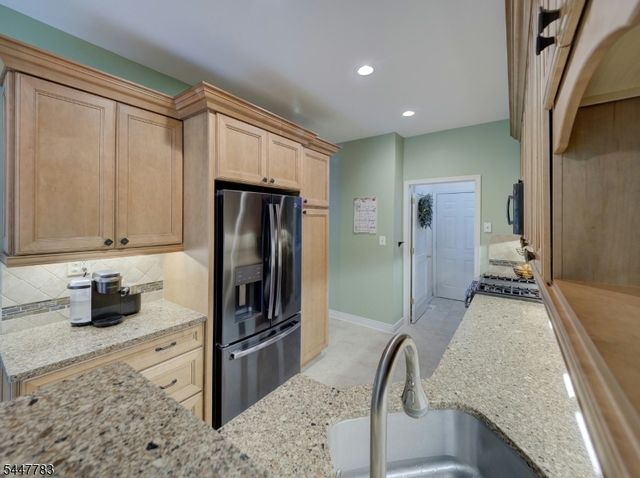 7 Old Orchard Ct, Clinton Town, NJ 08809