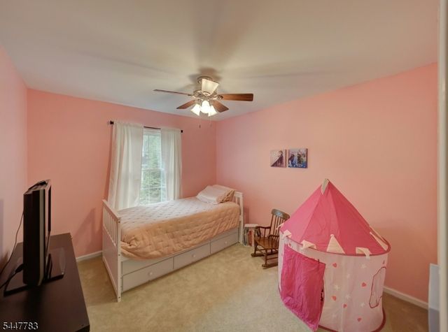 7 Old Orchard Ct, Clinton Town, NJ 08809