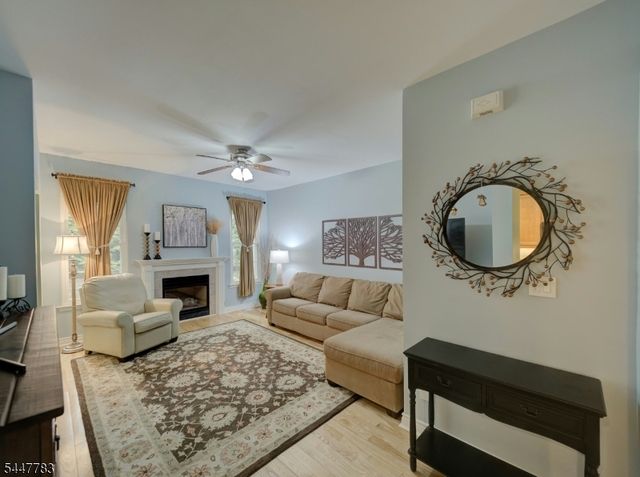 7 Old Orchard Ct, Clinton Town, NJ 08809
