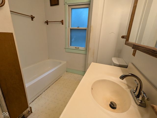 2402 E 16th Street, Indianapolis, IN 46201