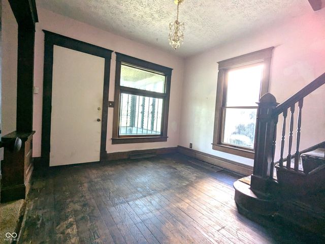 2402 E 16th Street, Indianapolis, IN 46201