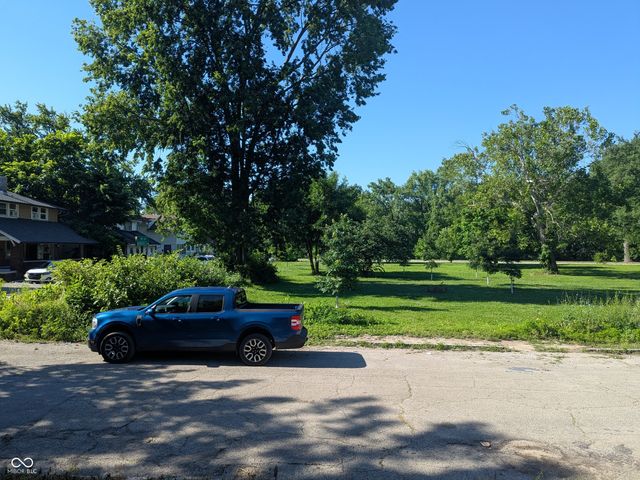 2402 E 16th Street, Indianapolis, IN 46201