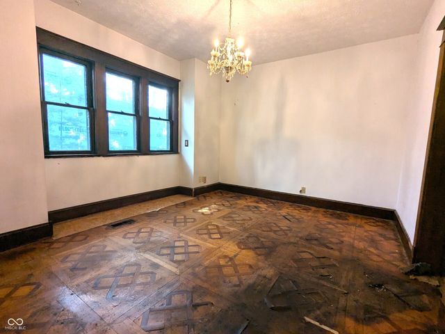 2402 E 16th Street, Indianapolis, IN 46201