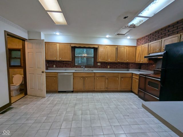 2402 E 16th Street, Indianapolis, IN 46201