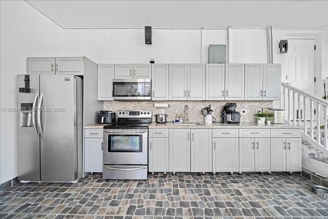 4824 SW 19th St, West Park, FL 33023