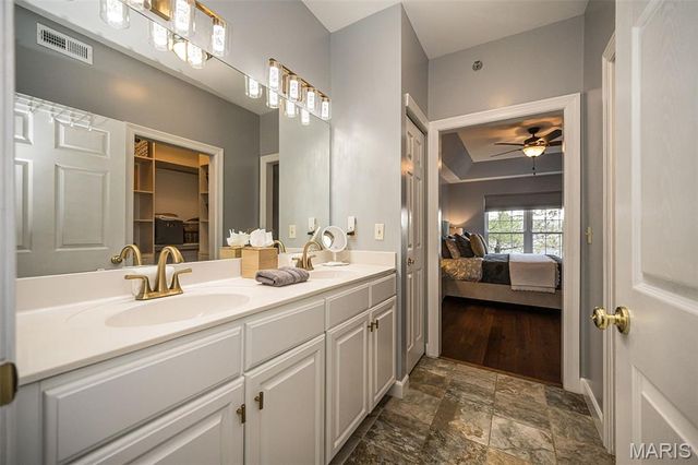 13101 Mill Crossing Court 300, Creve Coeur, MO 63141
