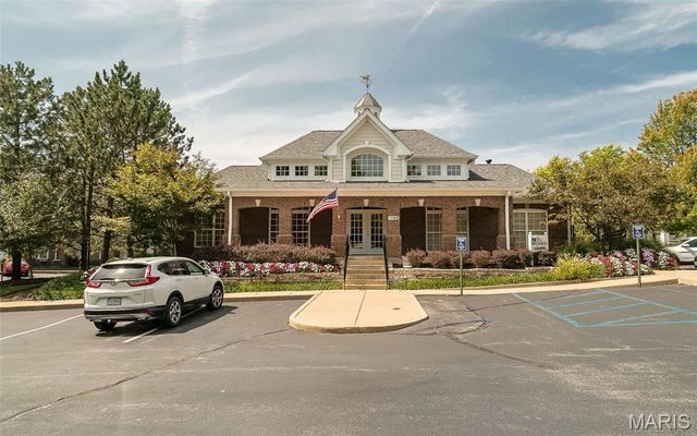13101 Mill Crossing Court 300, Creve Coeur, MO 63141