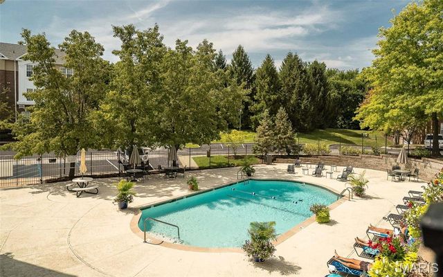 13101 Mill Crossing Court 300, Creve Coeur, MO 63141
